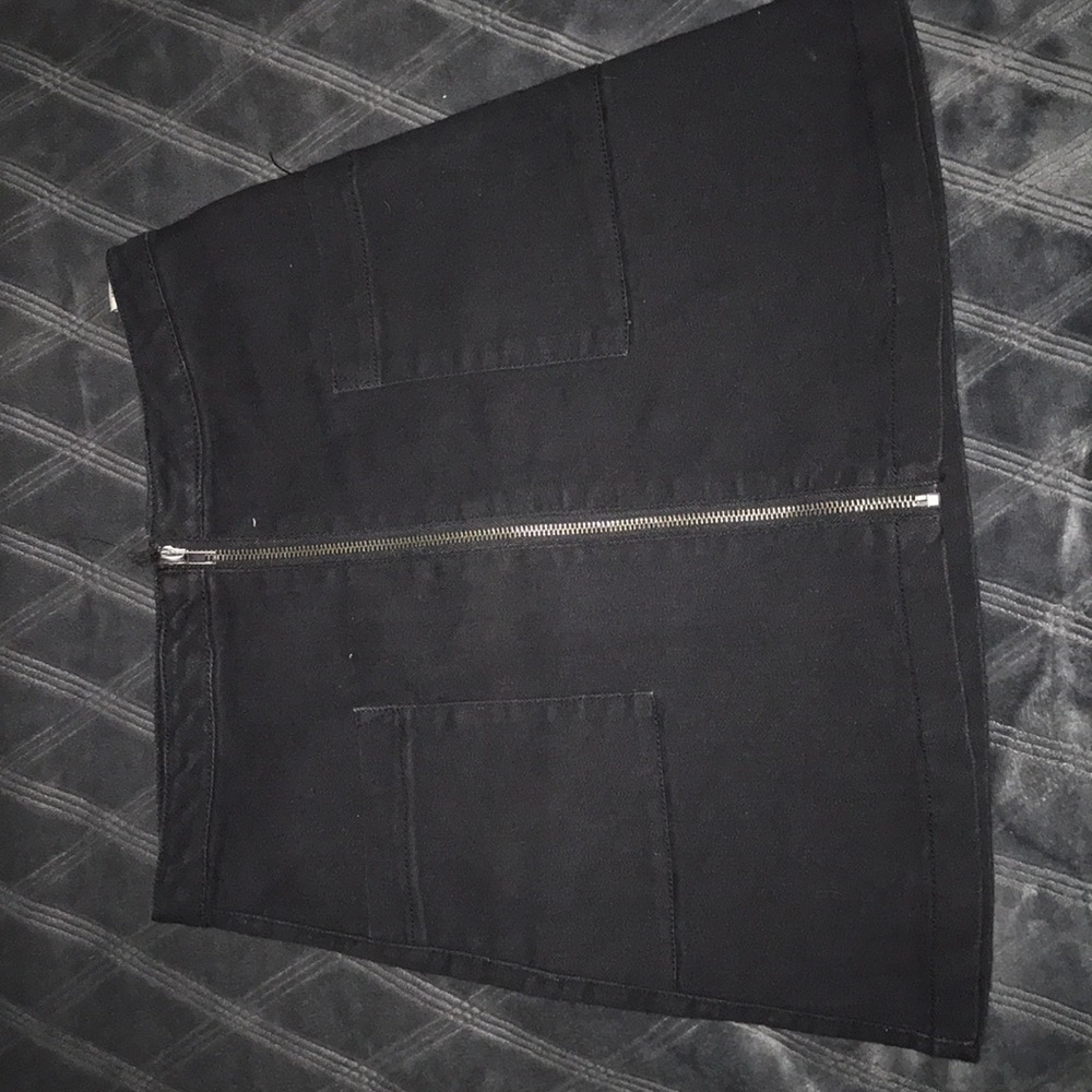 Highway skirt black zip up Size - M / Pacsun